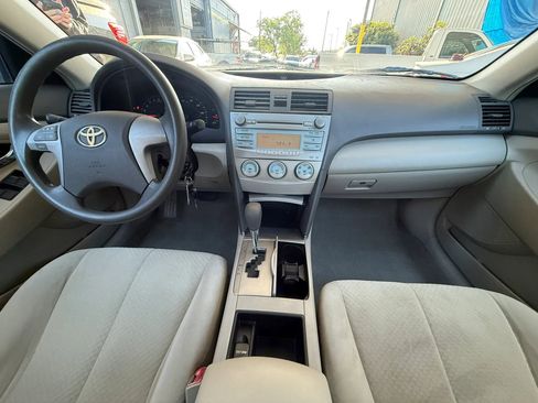 Used 2009 Toyota Camry LE FWD image 8