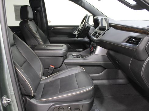 Used 2023 Chevrolet Suburban Premier image 26