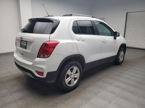Used 2022 Chevrolet Trax LT w/ LT Convenience Package AWD/4WD image 9