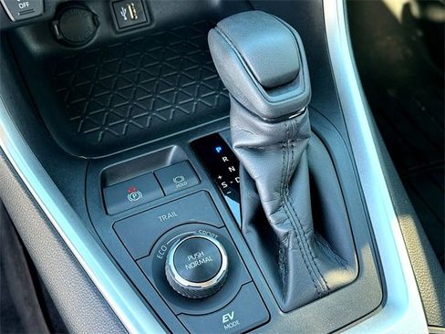 Used 2023 Toyota RAV4 XLE image 21