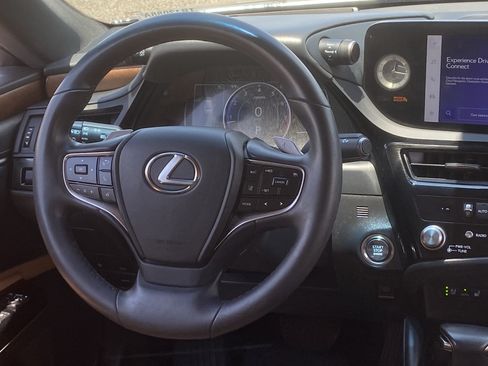 Used 2024 Lexus ES 350 w/ Premium Package FWD image 14