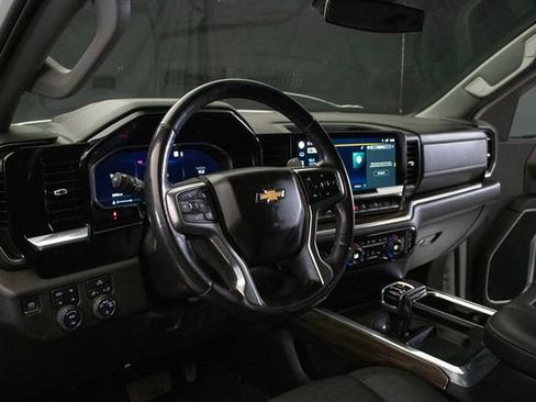 Used 2022 Chevrolet Silverado 1500 LT w/ Z71 Off-Road Package image 23