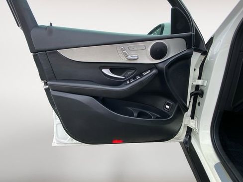 Used 2019 Mercedes-Benz GLC 300 image 16