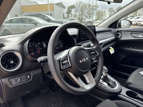 Certified 2024 Kia Forte LXS w/ LXS Technology Package image 22