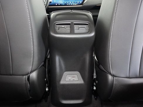 Used 2025 Buick Envision Sport Touring image 23