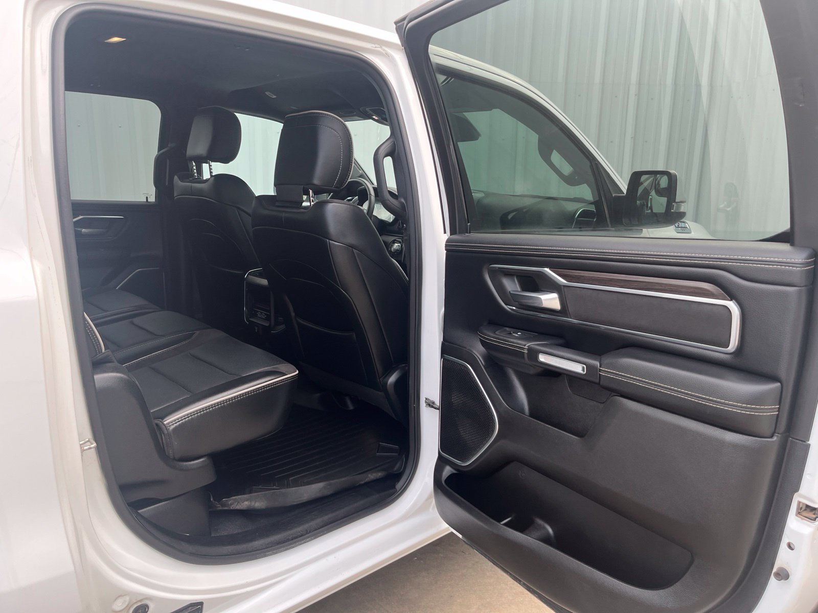 Used 2025 RAM 1500 Laramie AWD/4WD image 14