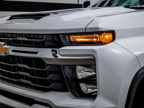 Used 2025 Chevrolet Silverado 3500 LT image 18