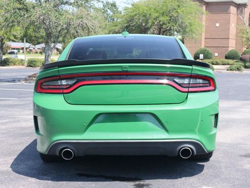 Used 2015 Dodge Charger R/T Scat Pack w/ Beats Audio Group RWD image 4