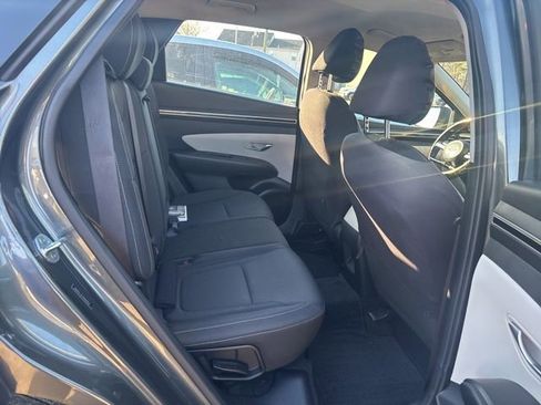 Used 2022 Hyundai Tucson SE image 8