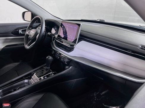 Used 2022 Jeep Compass Limited w/ Sun and Sound Group AWD/4WD image 27