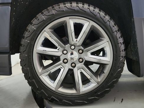Used 2018 Chevrolet Silverado 1500 LTZ Z71 w/ Centennial Edition AWD/4WD image 34