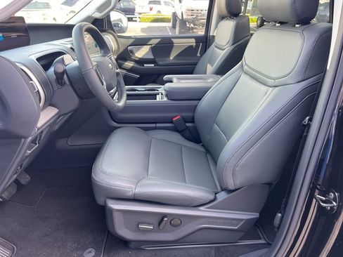 New 2026 Ford Expedition Active image 17