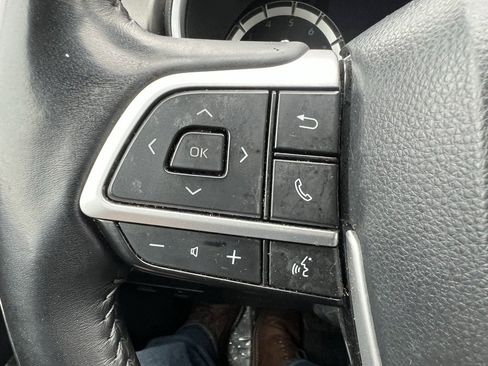 Used 2022 Toyota Highlander XLE image 30