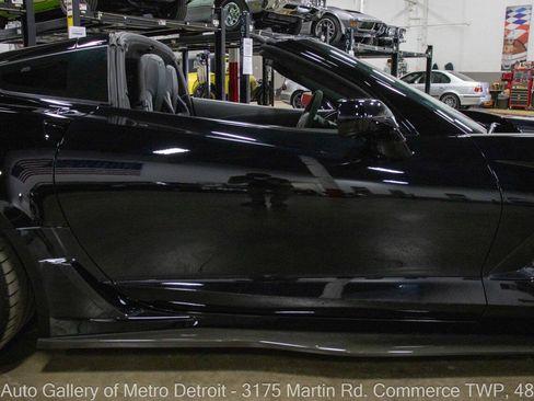Used 2016 Chevrolet Corvette Z06 w/ 3LZ Preferred Equipment Group RWD image 32