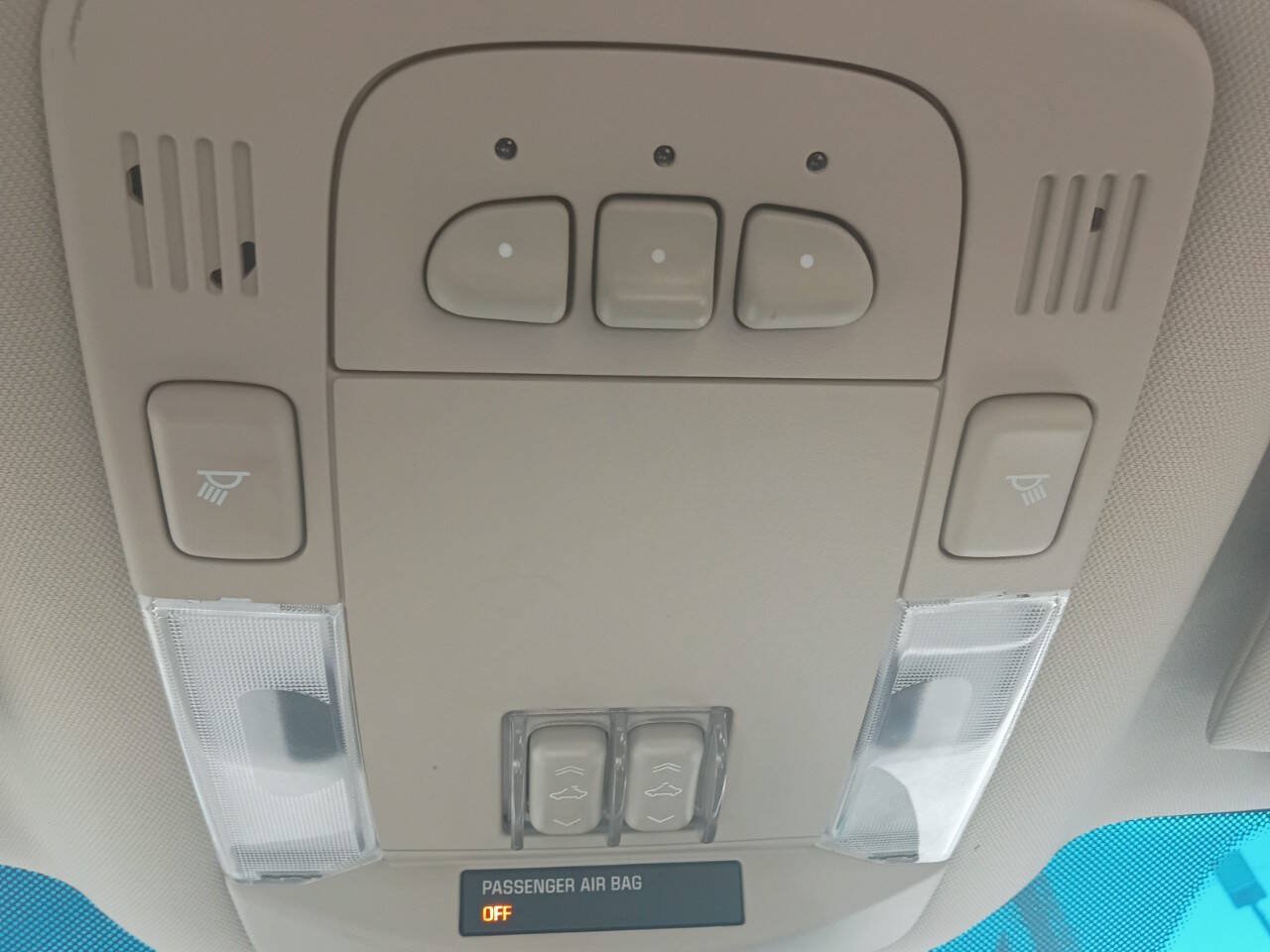 Used 2010 Cadillac DTS Luxury FWD image 26