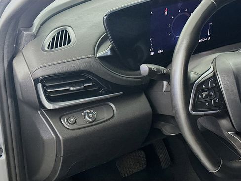 Used 2024 Buick Envista Avenir image 17