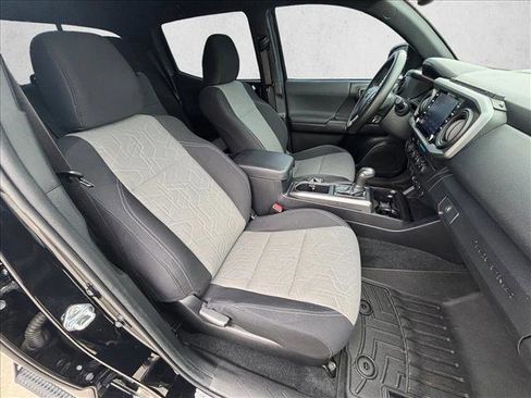 Used 2021 Toyota Tacoma TRD Off-Road image 22