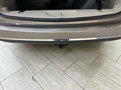 Used 2018 Chrysler Pacifica Touring-L Plus FWD image 11