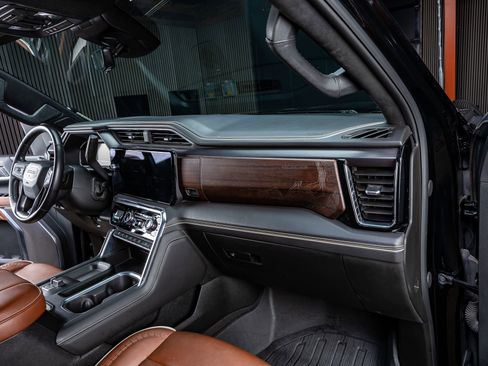 Used 2024 GMC Sierra 2500 Denali Ultimate image 18