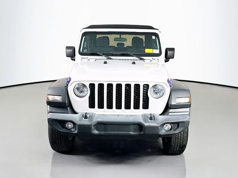 Used 2020 Jeep Gladiator Sport w/ Quick Order Package 23S AWD/4WD image 2