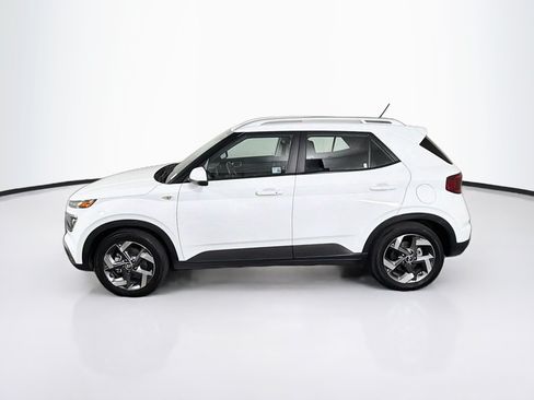 Used 2025 Hyundai Venue SEL FWD image 4