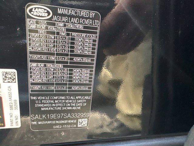Used 2025 Land Rover Range Rover Autobiography AWD/4WD image 8
