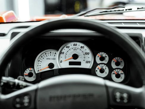 Used 2003 HUMMER H2 Luxury w/ Preferred Equipment Group image 16