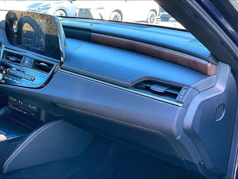 Used 2022 Lexus ES 350 w/ Premium Package image 18