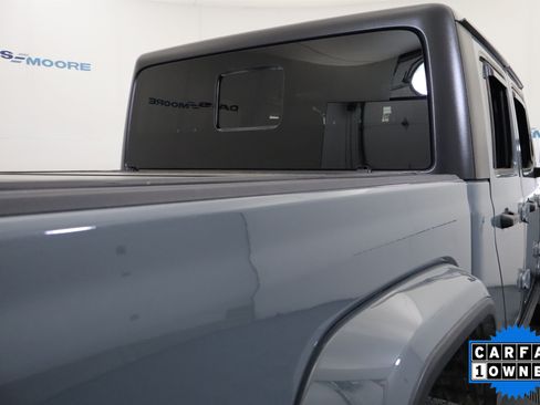Used 2025 Jeep Gladiator Sport AWD/4WD image 7