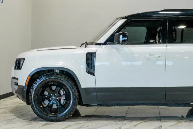 Used 2021 Land Rover Defender 110 SE AWD/4WD image 18