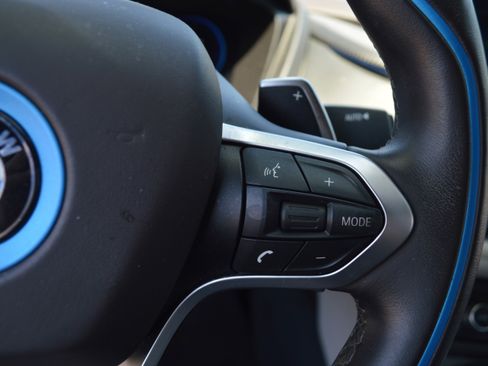 Used 2019 BMW i8 Coupe image 17