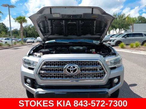 Used 2017 Toyota Tacoma TRD Off-Road w/ Tow Package RWD image 9