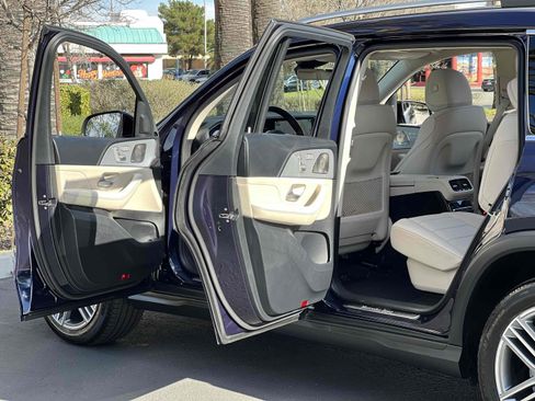 Used 2022 Mercedes-Benz GLS 450 4MATIC SUV - WARMTH & COMFORT image 73