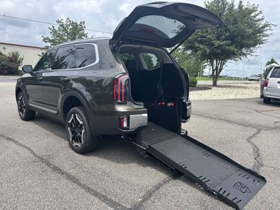 Used 2025 Kia Telluride EX w/ EX Captain's Chair Package