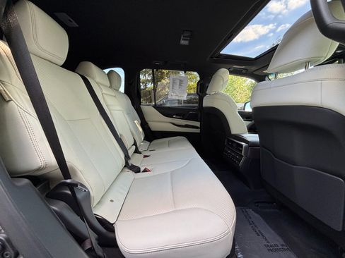 Used 2022 Lexus LX 600 4WD w/ Accessory Package (Z1) image 15