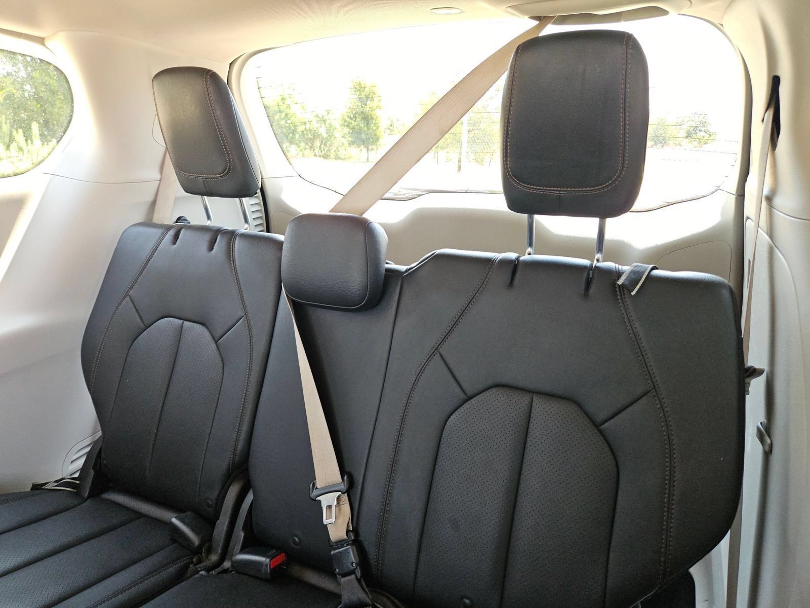 Used 2020 Chrysler Pacifica Touring-L FWD image 15