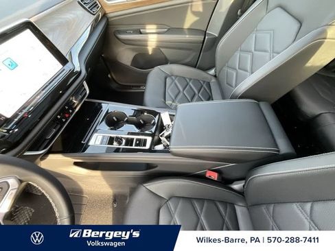 Certified 2025 Volkswagen Atlas SE AWD/4WD image 15