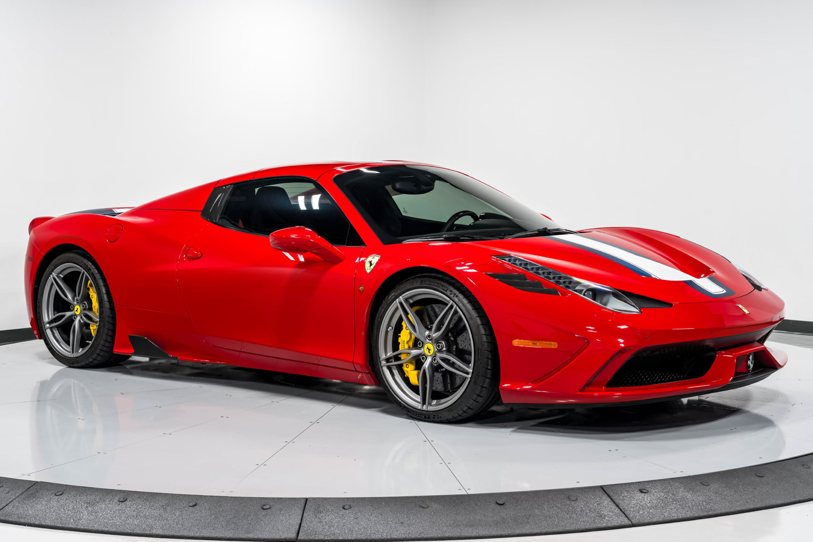 Used 2015 Ferrari 458 Speciale A RWD image 37