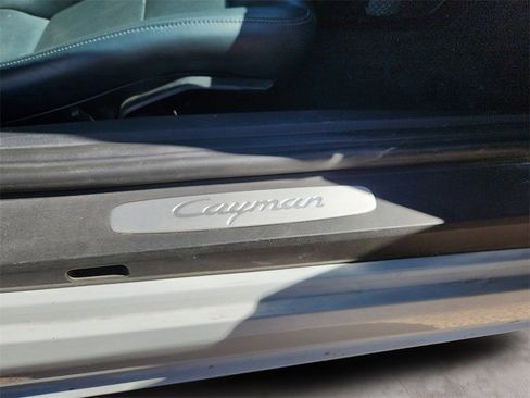 Used 2021 Porsche 718 Cayman Base image 19