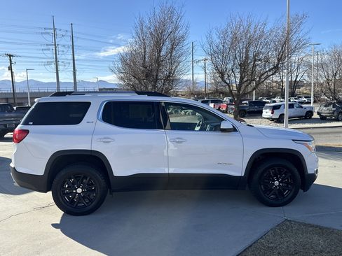 Used 2018 GMC Acadia SLT image 6