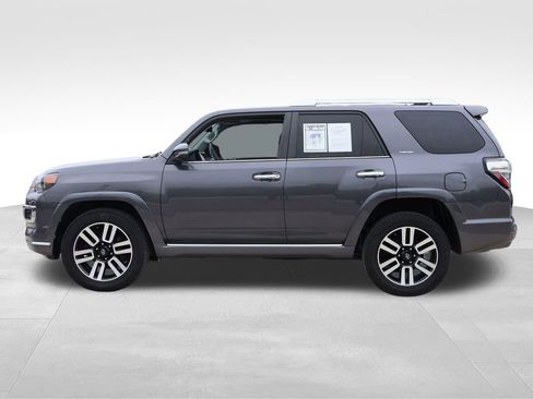 Used 2022 Toyota 4Runner Limited AWD/4WD image 2