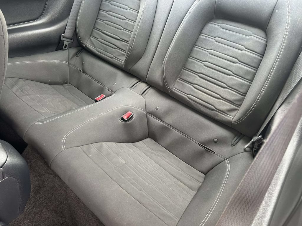 Used 2015 Ford Mustang GT RWD image 18