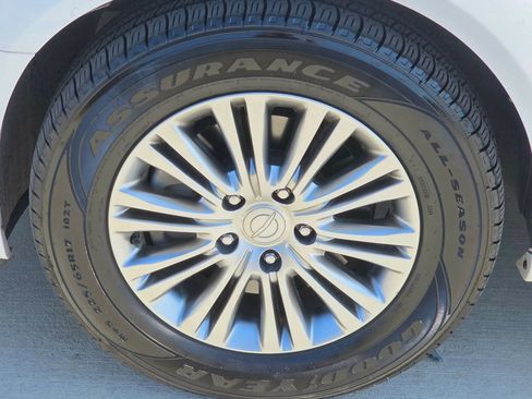 Used 2014 Chrysler Town & Country Touring-L w/ Driver Convenience Group FWD image 31