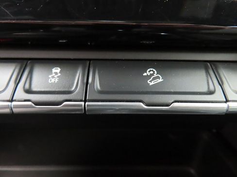 Used 2024 GMC Sierra 3500 Denali w/ Denali Reserve Package image 72