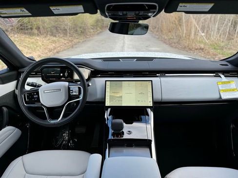 New 2026 Land Rover Range Rover Sport SE AWD/4WD image 16