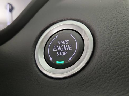 Certified 2023 Cadillac XT4 Luxury FWD image 29