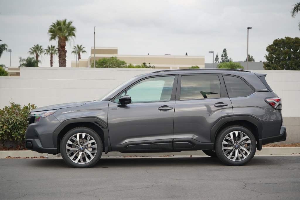 New 2026 Subaru Forester Touring AWD/4WD image 3