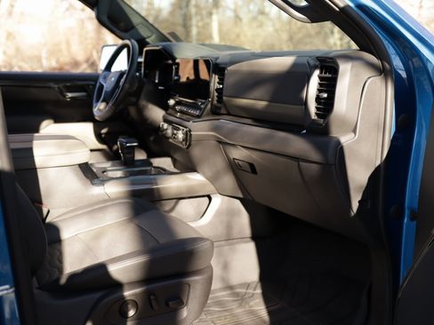 Certified 2023 Chevrolet Silverado 1500 ZR2 w/ Technology Package image 37