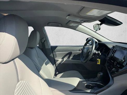 Used 2024 Toyota Camry SE image 22