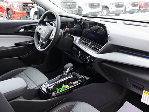 New 2026 Chevrolet Trax LT w/ Driver Confidence Package image 31
